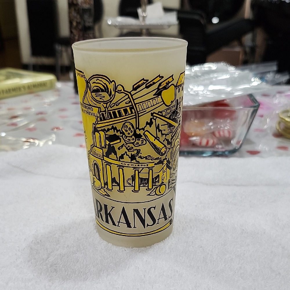 VINTAGE HAZEL ATLAS GAY FAD ARKANSAS STATE SOUVENIR FROSTED GLASS TUMBLER
